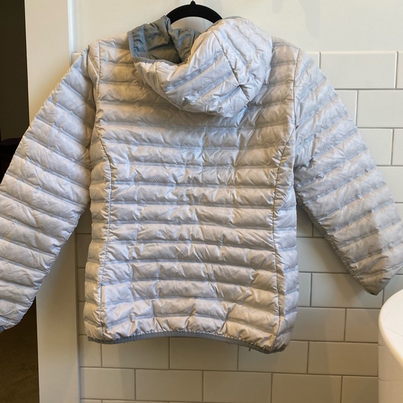 Women’s Columbia puffer jacket. - Picture 3 of 3